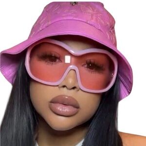 🔥🔥🆕Chic Pink Oversized Wrap around Sunglasses